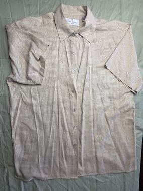 Bill Blass 100% Silk Textured Grid Short Sleeve Button Down Shirt Tan Beige L